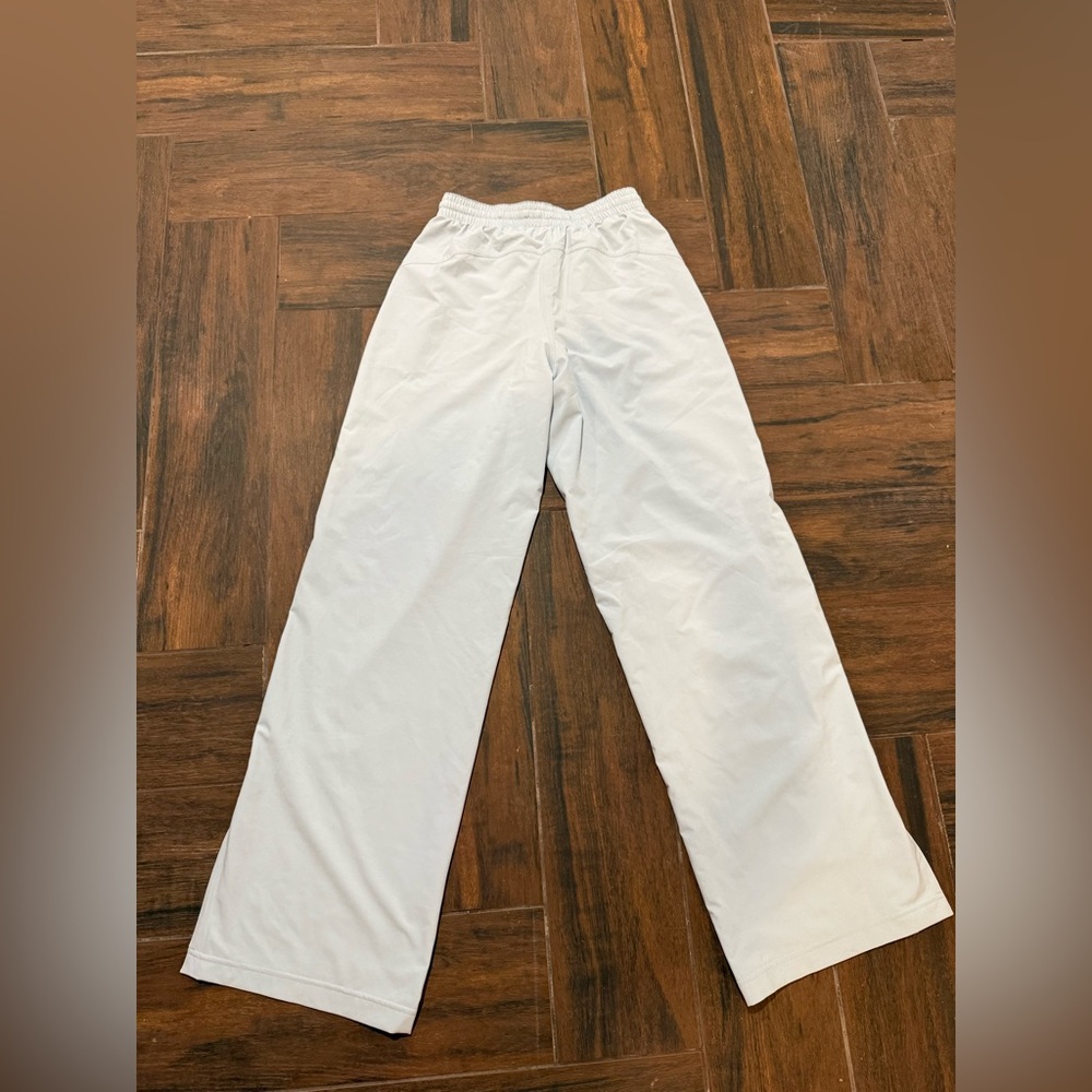 lululemon athletica Light Gray Wide-Leg Track Pants size 0 - Picture 3 of 6